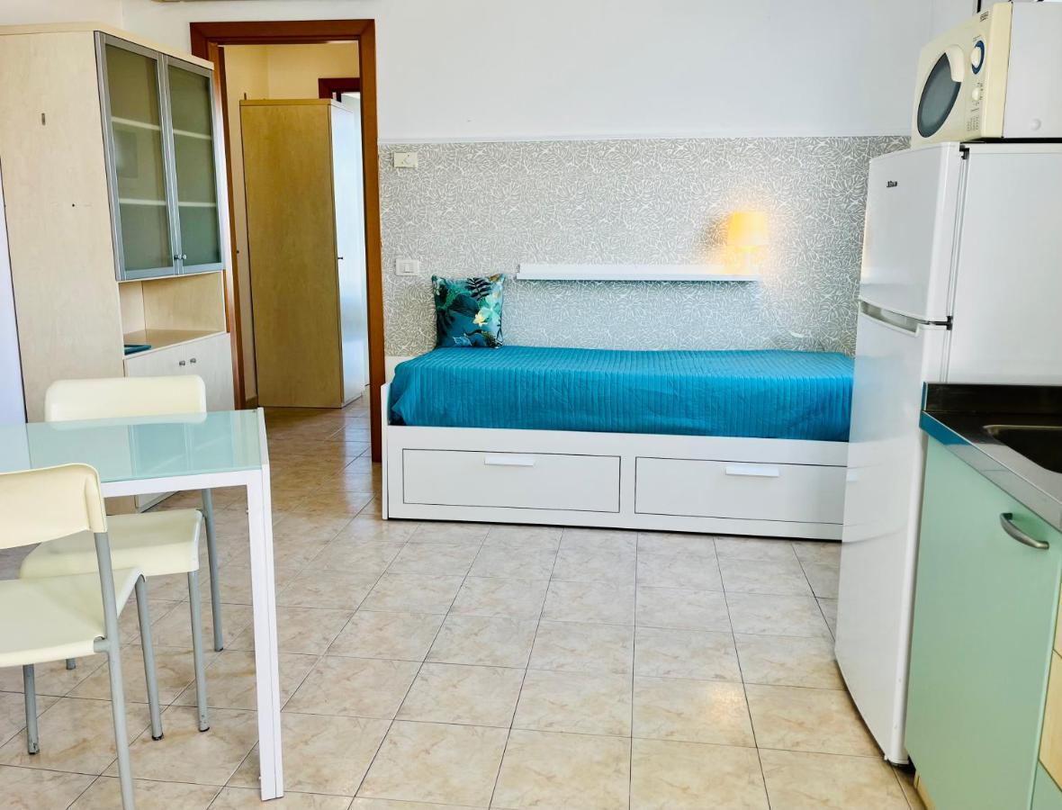 Residence Frontemare Rimini Buitenkant foto