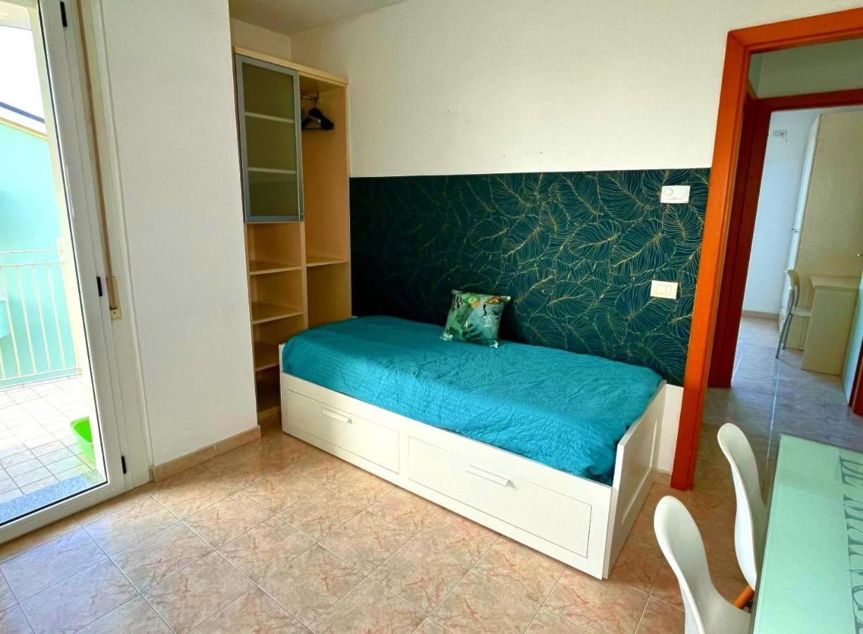 Residence Frontemare Rimini Buitenkant foto