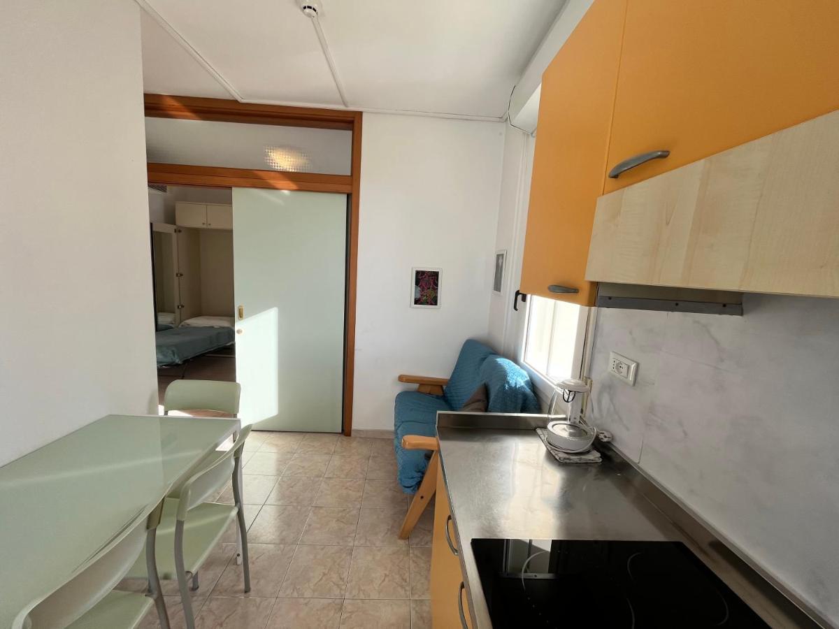 Residence Frontemare Rimini Buitenkant foto