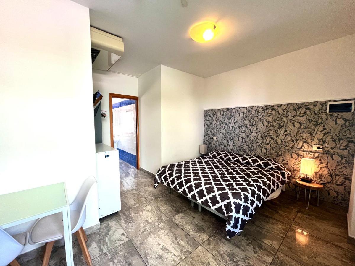 Residence Frontemare Rimini Buitenkant foto