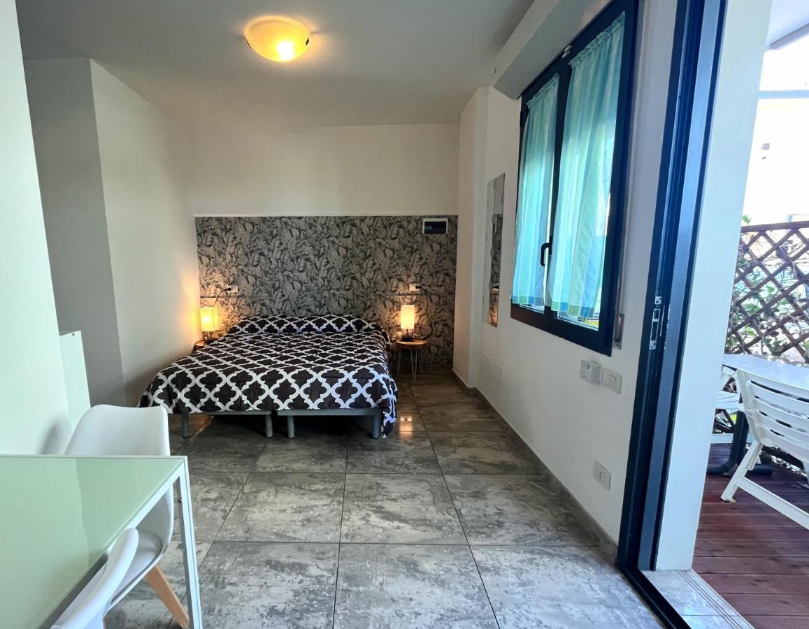 Residence Frontemare Rimini Buitenkant foto