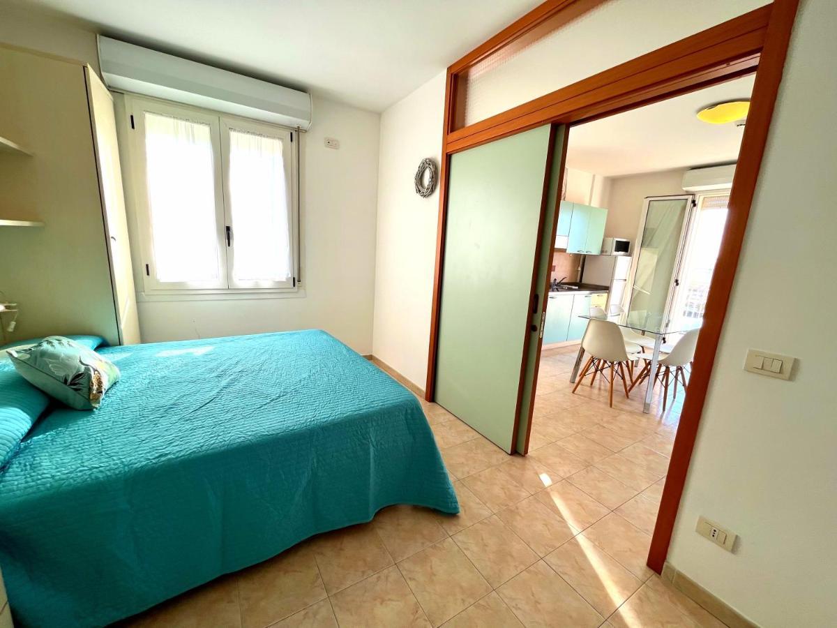 Residence Frontemare Rimini Buitenkant foto