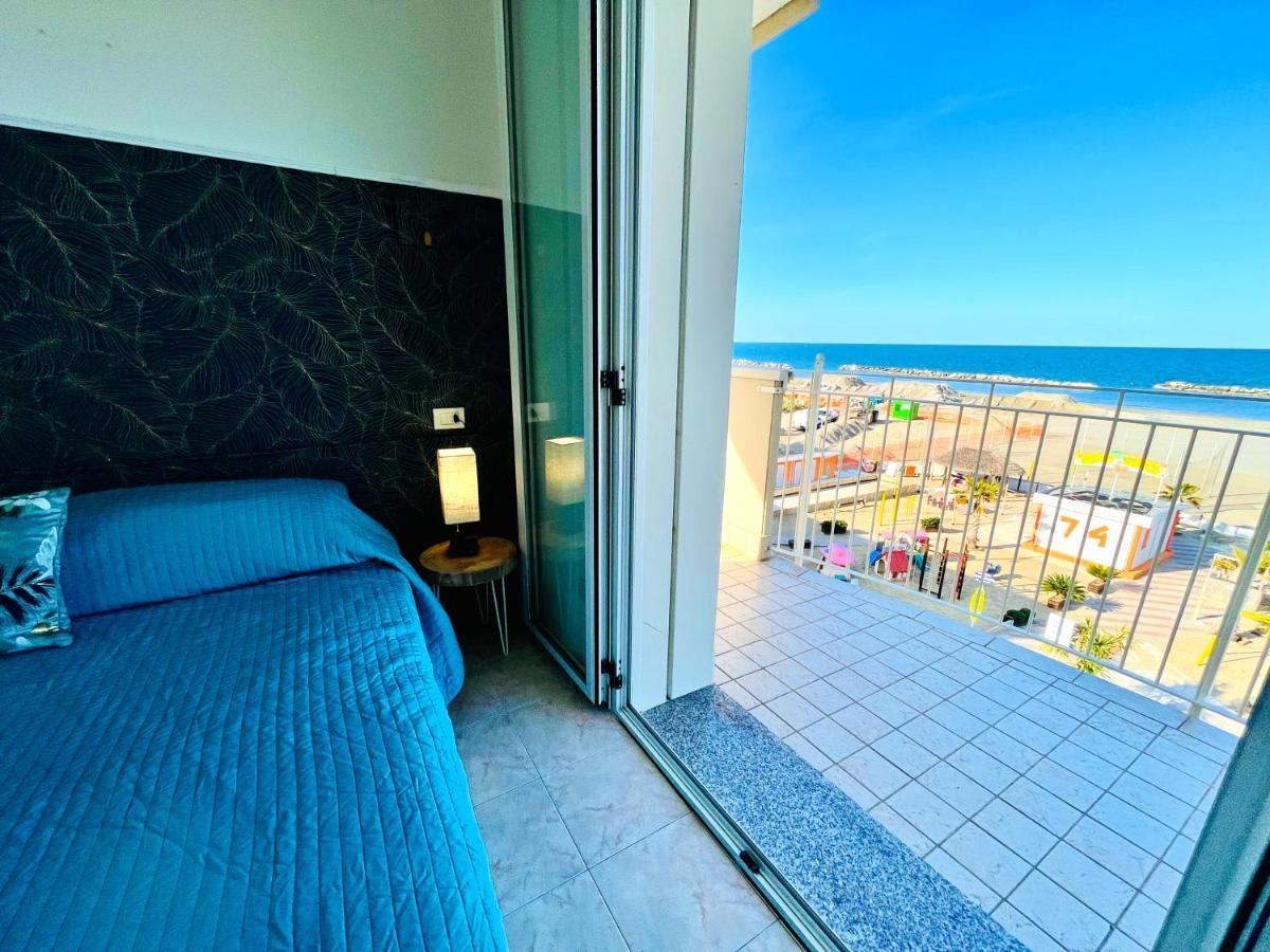 Residence Frontemare Rimini Buitenkant foto