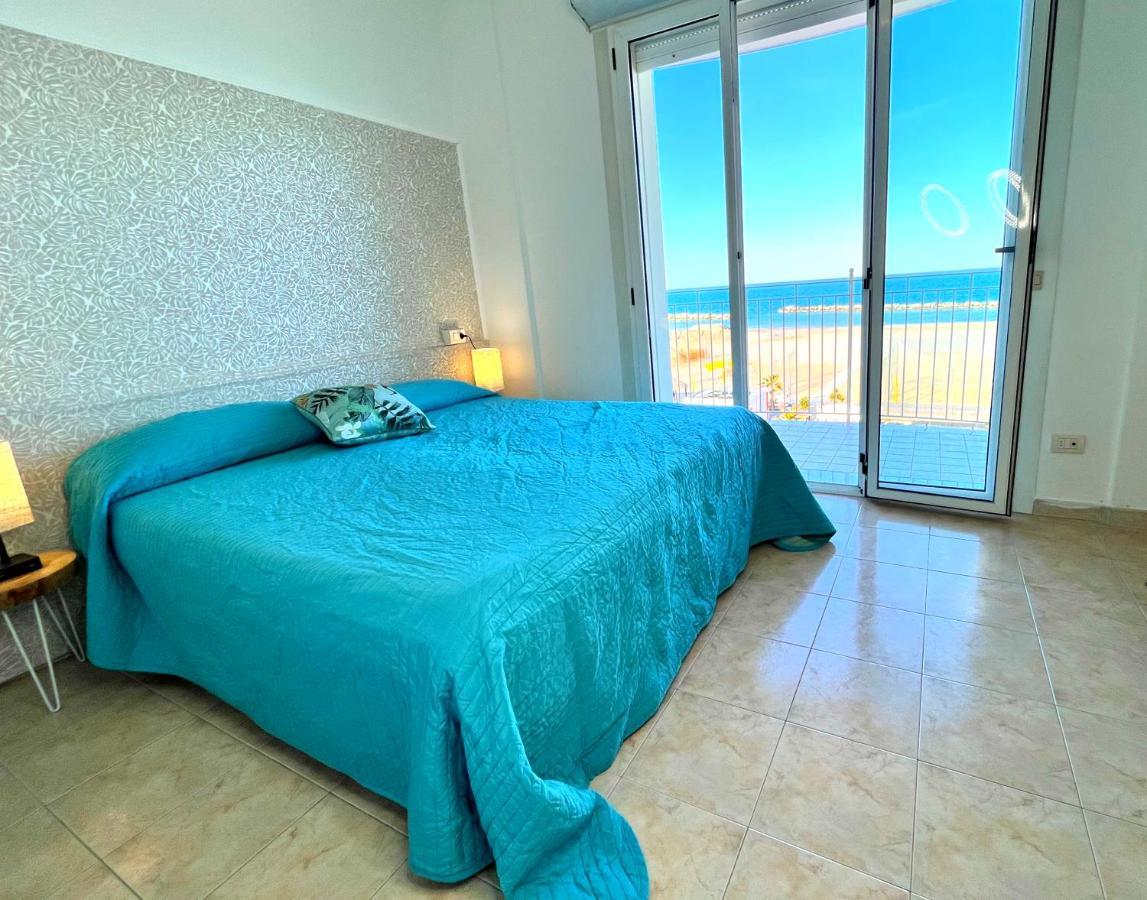 Residence Frontemare Rimini Buitenkant foto