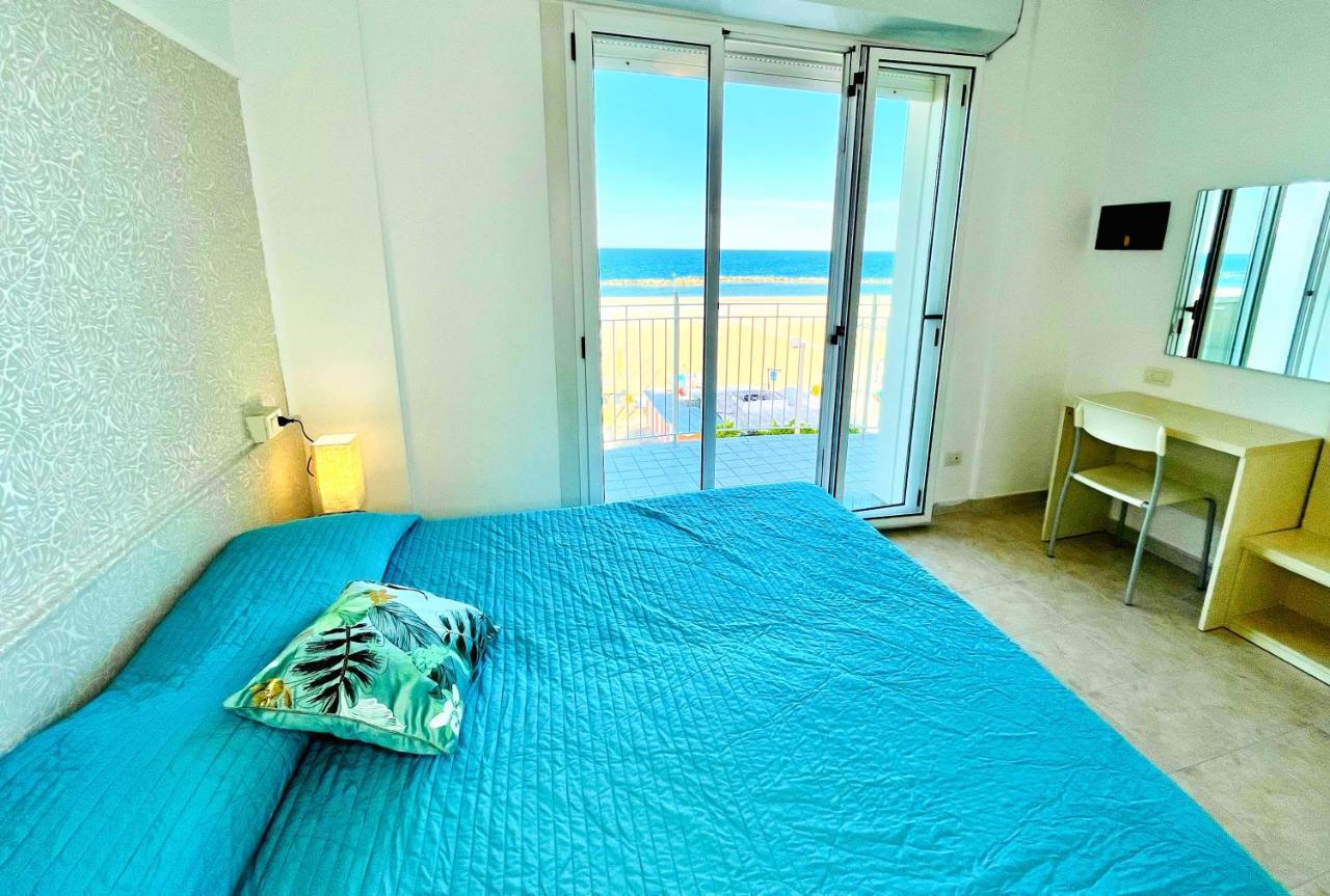 Residence Frontemare Rimini Buitenkant foto